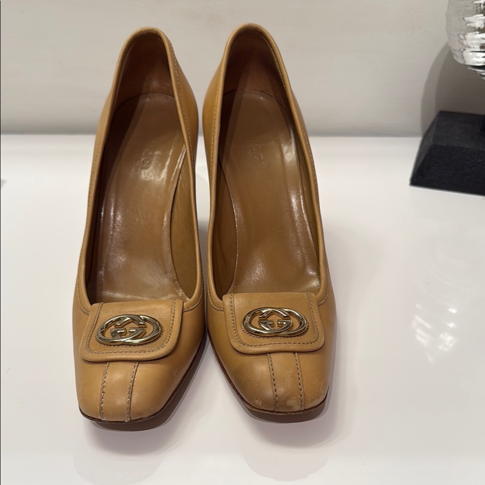 Gucci Elegant Tan Leather Women's Shoes